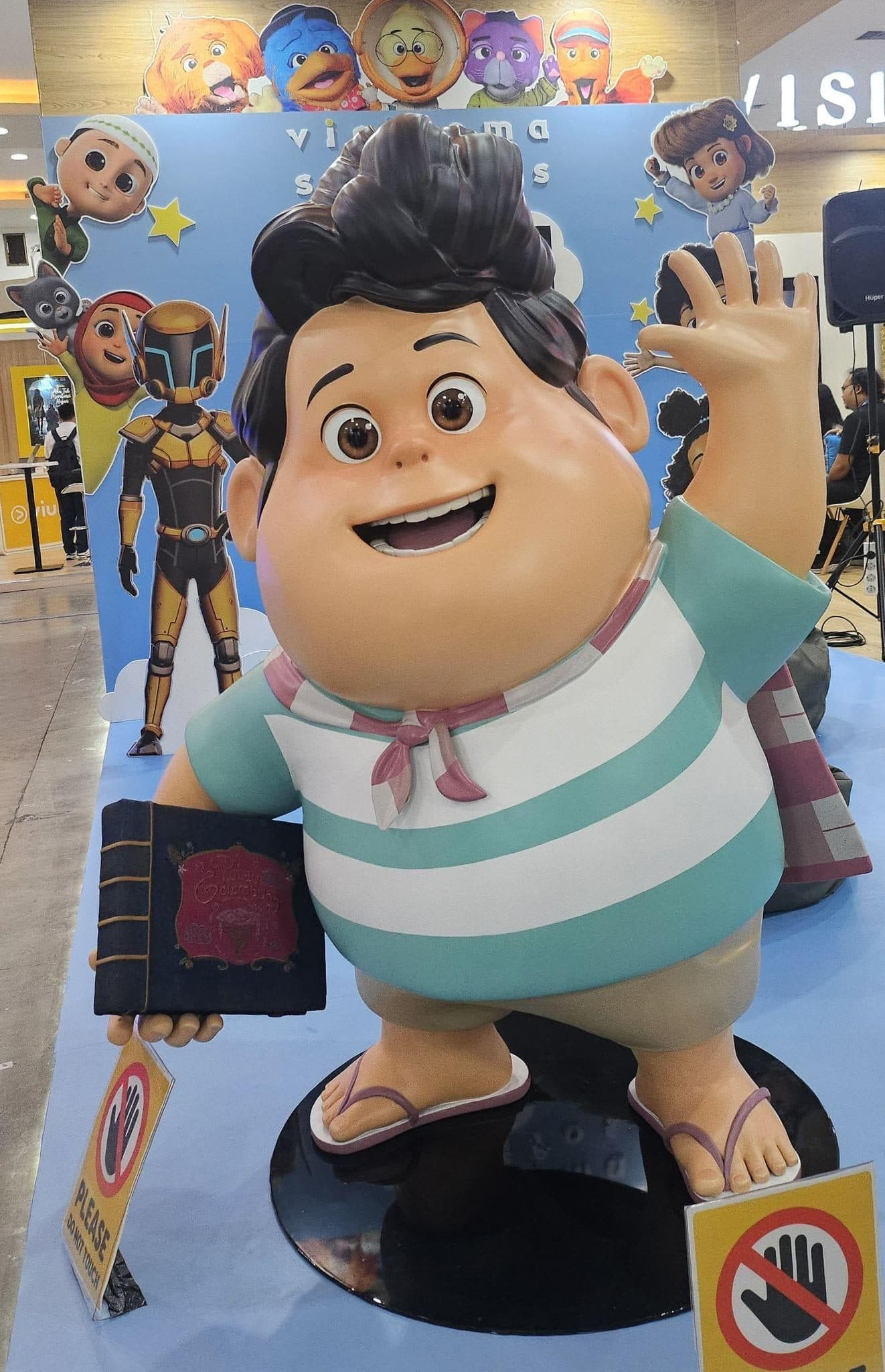 47 Brand Character Merchandise Ideas To Promote Your Brand